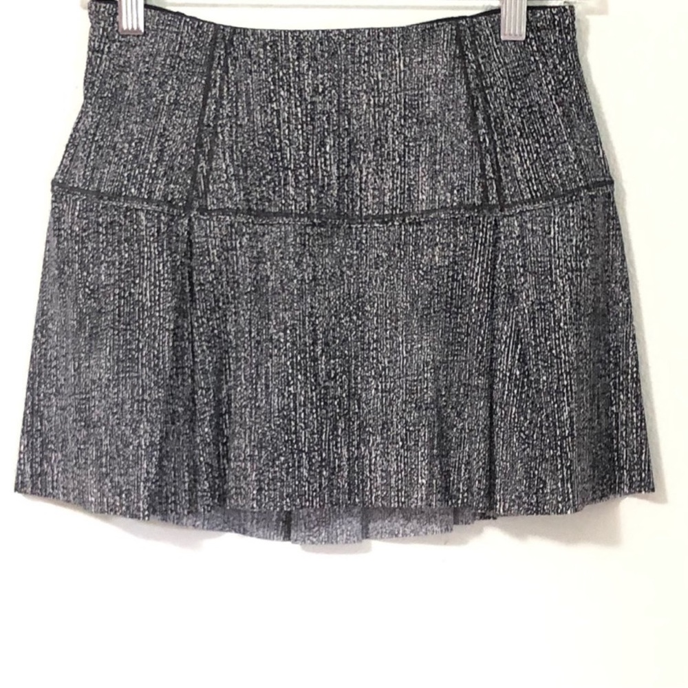 Lululemon Lost In Space Skirt Size 6 - Picture 4 of 7